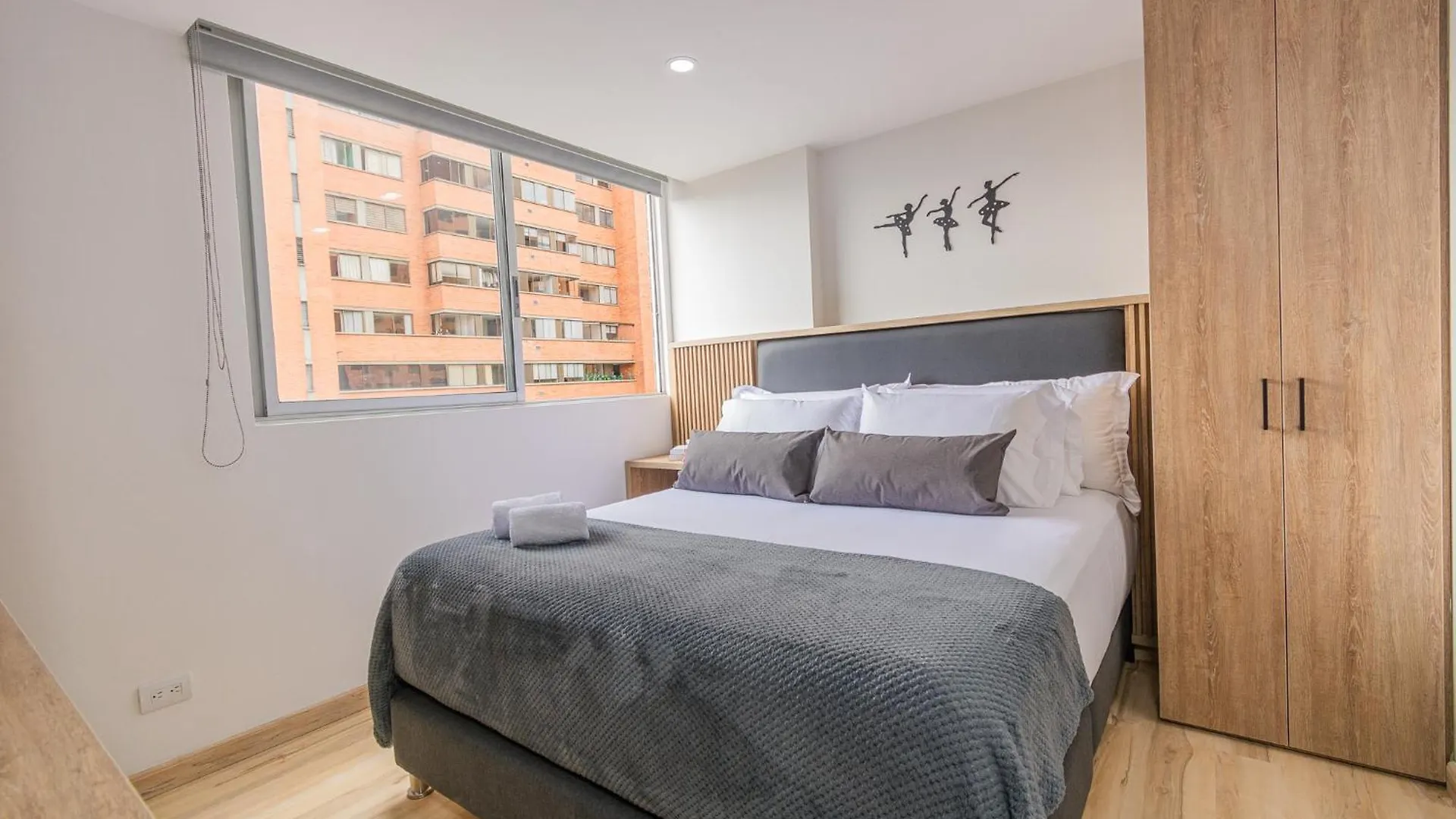 Apartment New! Homey Loft El Tesoro-Fast Wifi Medellin Colombia